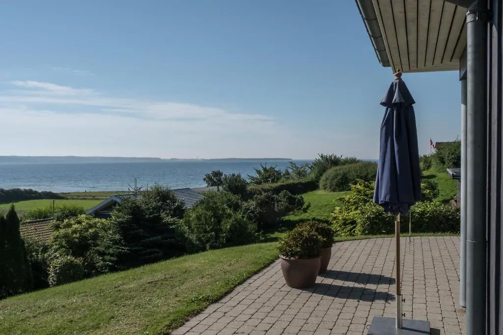 Awesome Home In Ebeltoft With 3 Bedrooms And Internet