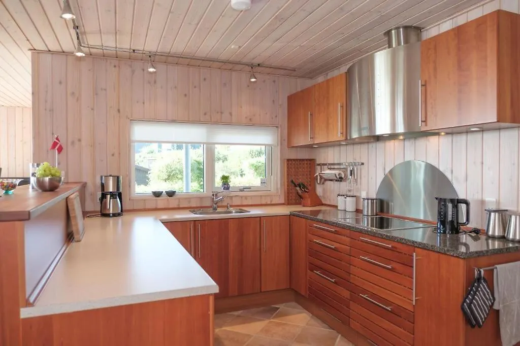 Holiday home Awesome Home In Ebeltoft With 3 Bedrooms And Internet